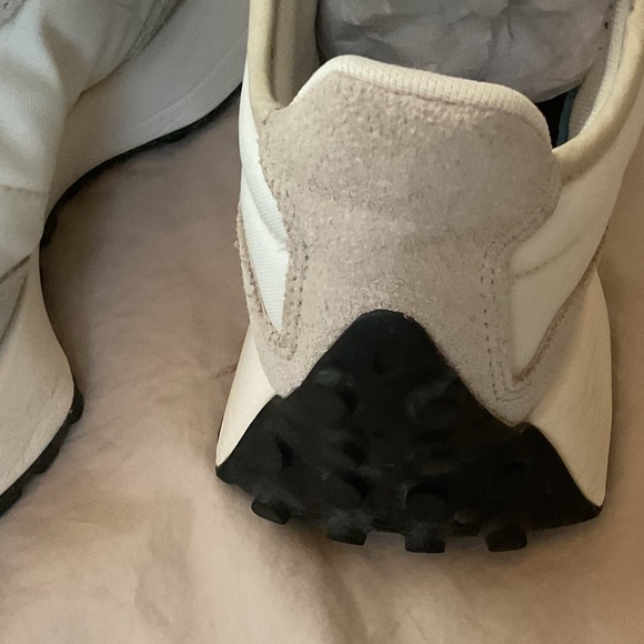 New Balance 327 "Sea Salt/Black" sneakers, 8 - Picture 6 of 11